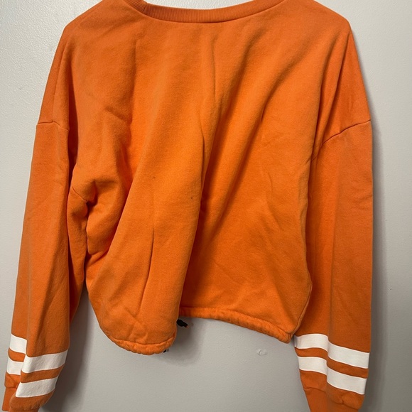 orange h&m crewneck - Picture 2 of 3